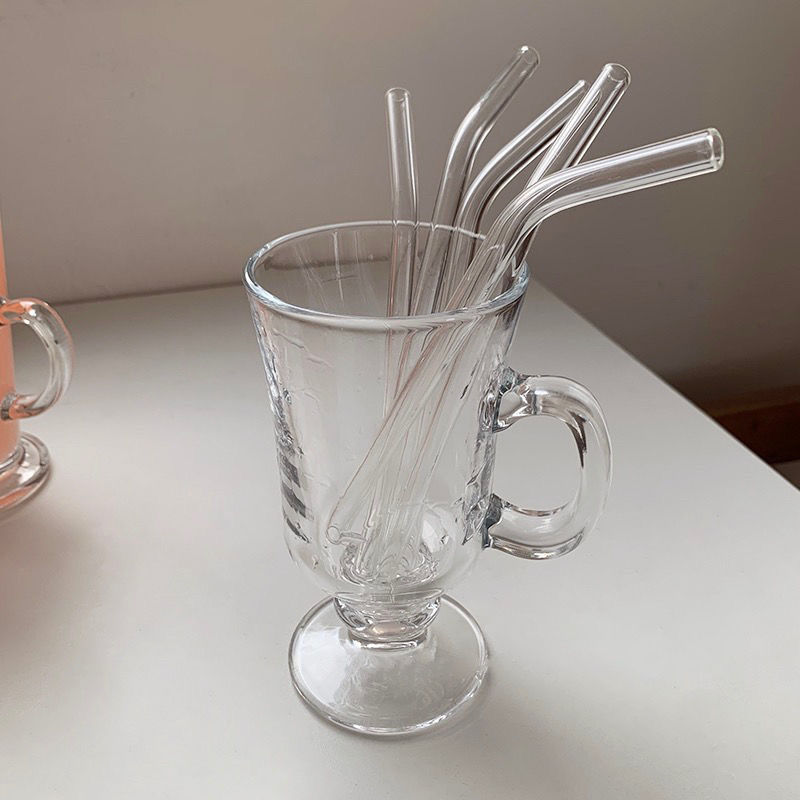 Reusable Glass Straw – Minimal, Sustainable, Elegant
