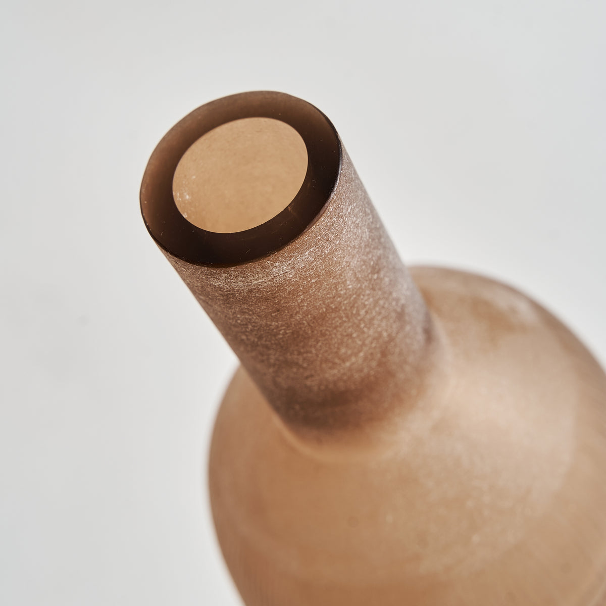 Desz Sand Glass Vase – Medium by VICAL – detail view 2