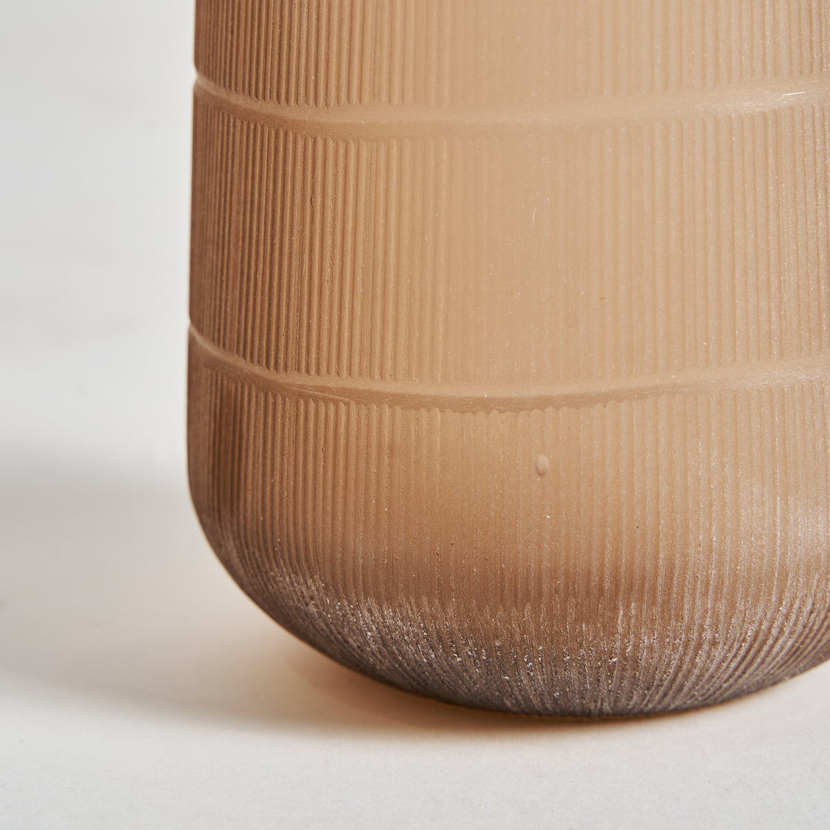 Desz Sand Glass Vase – Medium by VICAL – detail view 3