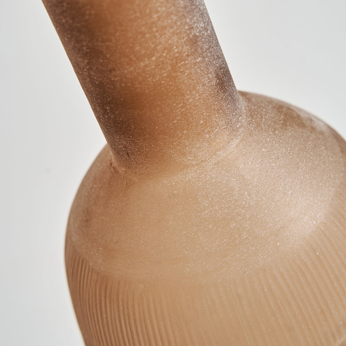 Desz Sand Glass Vase – Medium by VICAL – detail view 4