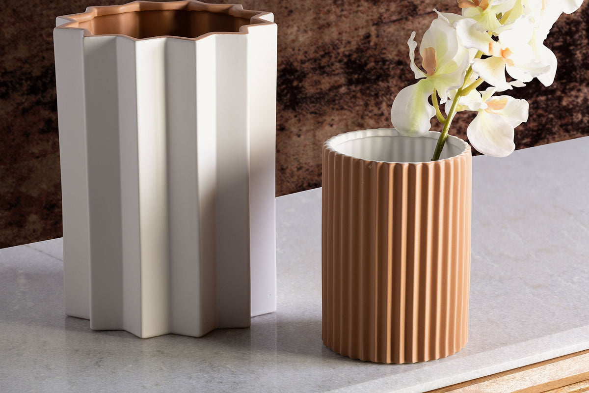 Plissé Stone Ceramic Vase by VICAL – detail view 8